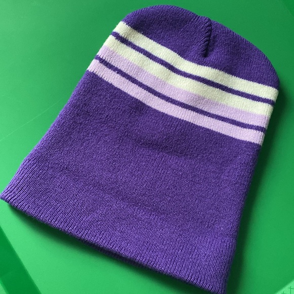 Purple and white vertical stripe beanie - Picture 8 of 9